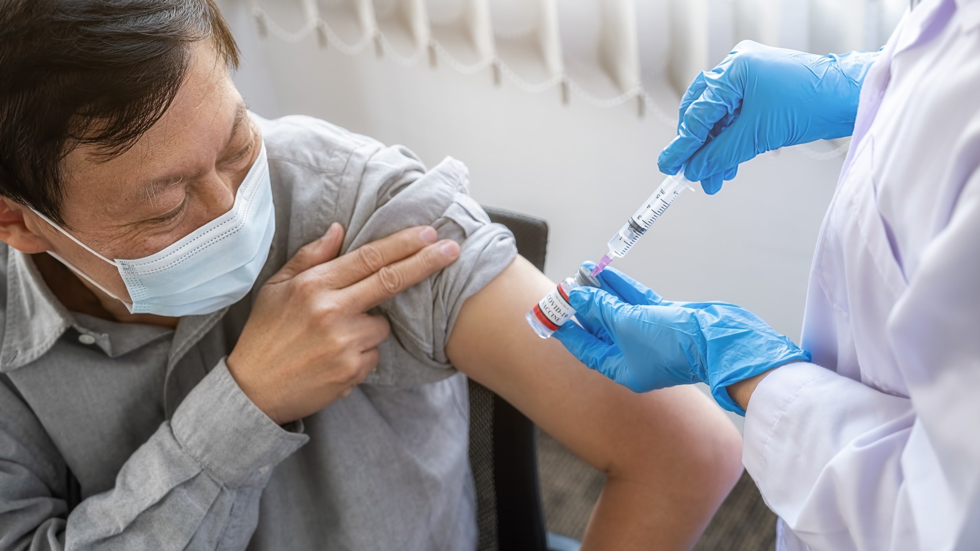 Étude : Immunité étendue aux variantes préoccupantes du SRAS-CoV-2 médiée par un vaccin à protéine de domaine de liaison au récepteur du SRAS-CoV-2.  Crédit d'image : PIC SNIPE/Shutterstock
