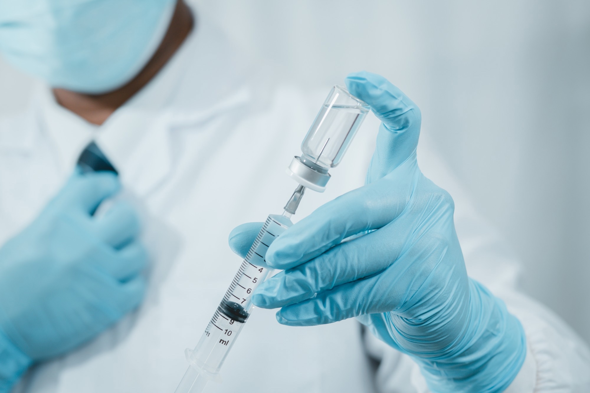 Study: Incidence of Severe COVID-19 Illness Following Vaccination and Booster With BNT162b2, mRNA-1273, and Ad26.COV2.S Vaccines. Image Credit: Treecha/Shutterstock