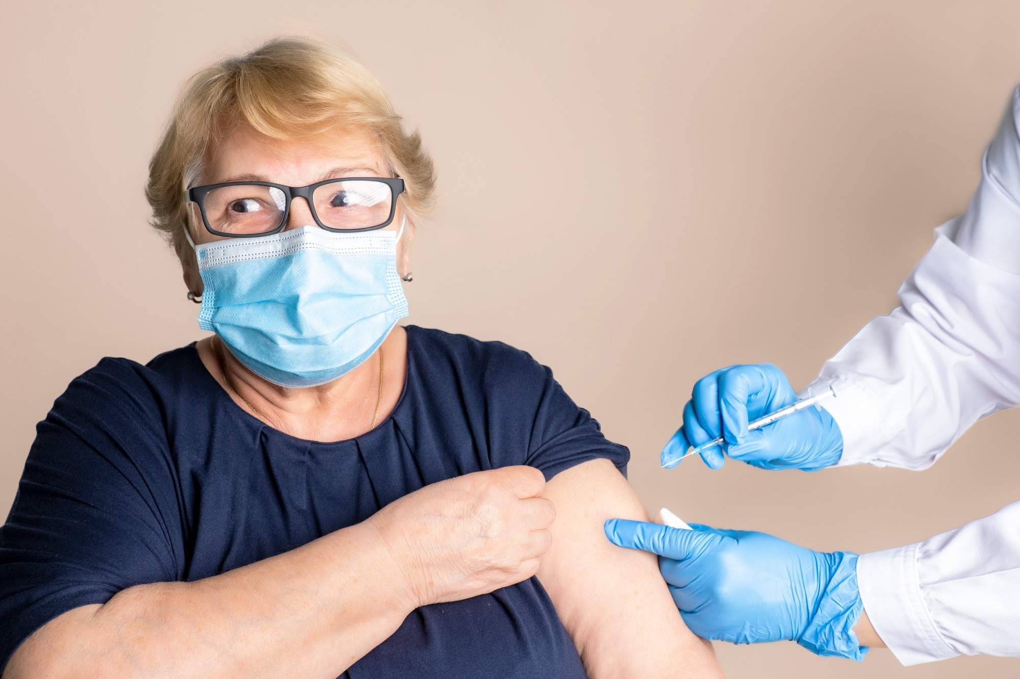 Study: Effectiveness and Duration of Protection of a Fourth Dose of COVID-19 mRNA Vaccine among Long-Term Care Residents in Ontario, Canada. Image Credit: Oxanaso / Shutterstock