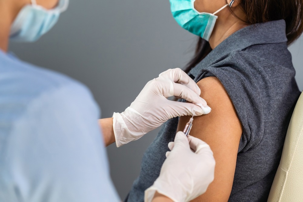 Study: Impact of vaccination on hospitalization and mortality from COVID-19 in patients with primary and secondary immunodeficiency: The United Kingdom experience. Image Credit: BaLL LunLa/Shutterstock
