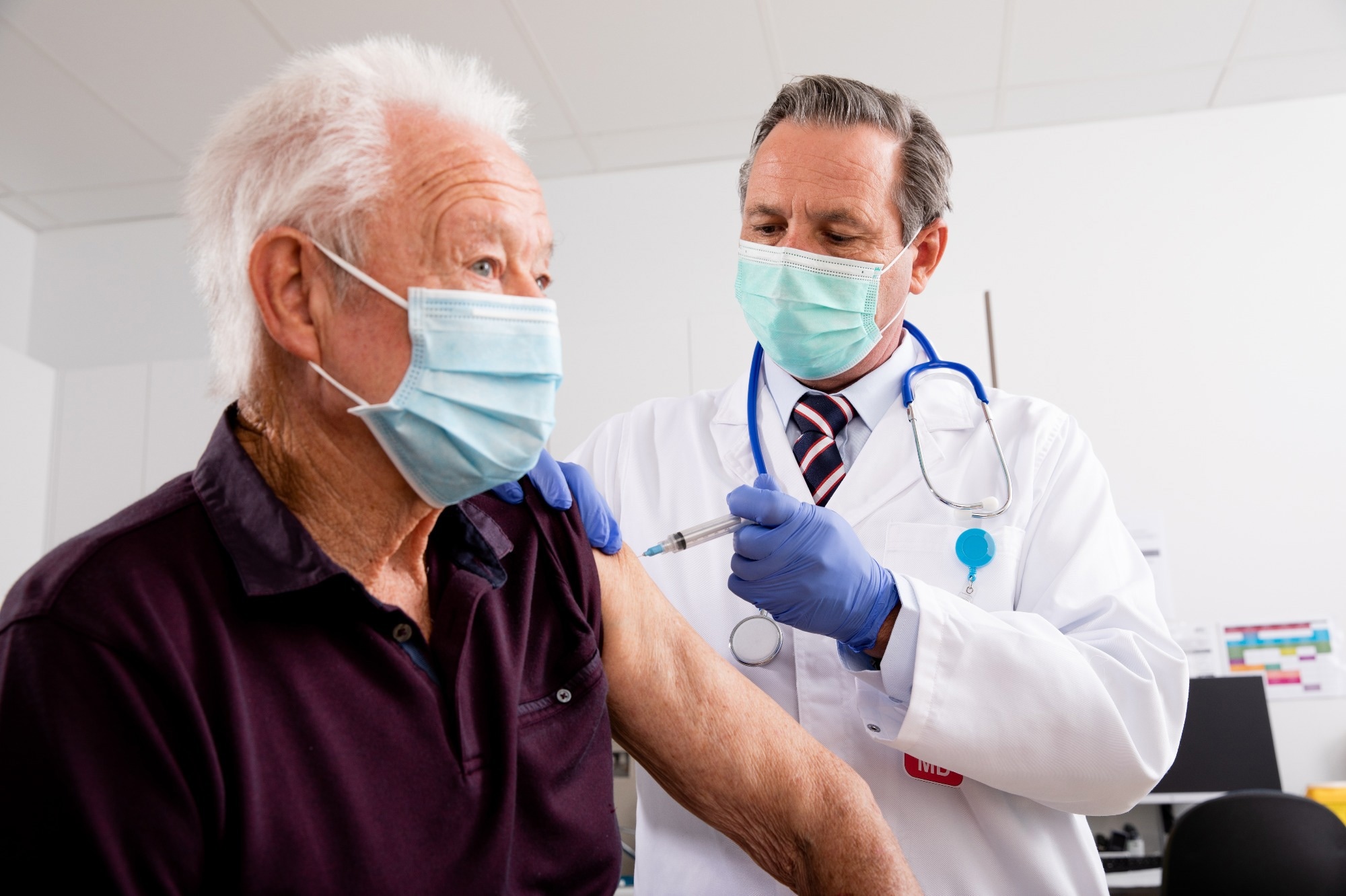 Study: Waning of specific antibodies against Delta and Omicron variants five months after a third dose of BNT162b2 SARS-CoV-2 vaccine in elderly individuals. Image Credit: The Imagineers / Shutterstock