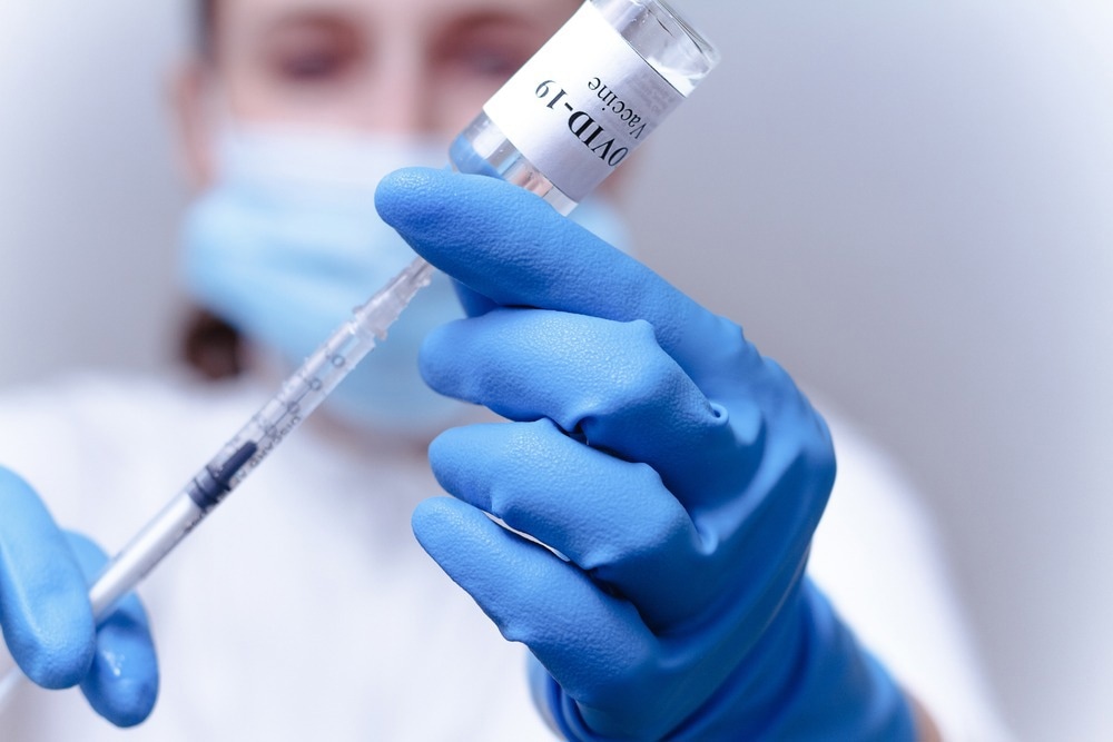 Study: Immunogenicity and safety of a 4th homologous booster dose of a SARS-CoV-2 recombinant spike protein vaccine (NVX-CoV2373): a phase 2, randomized, placebo-controlled trial. Image Credit: Ekaterina Govorina/Shutterstock