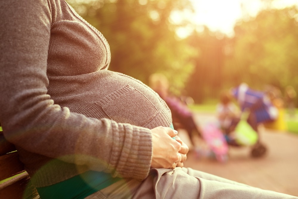 Study: COVID-19 Vaccination in Pregnancy: The Impact of Multimorbidity and Smoking Status on Vaccine Hesitancy, a Cohort Study of 25,111 Women in Wales, UK. Image Credit: Coffeemill/Shutterstock