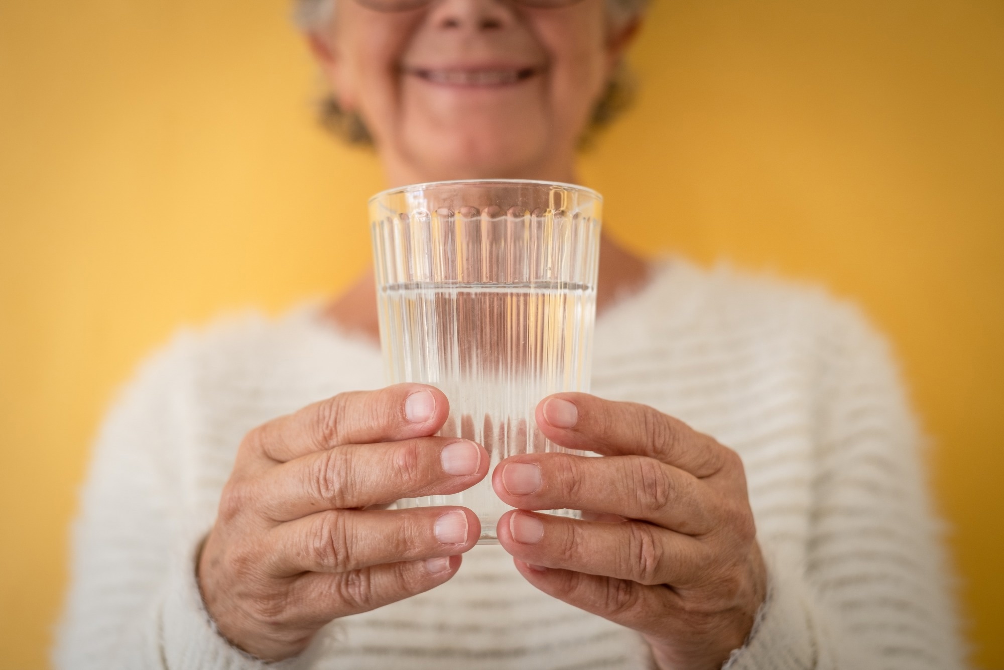 Study: Middle-age high normal serum sodium as a risk factor for accelerated biological aging, chronic diseases, and premature mortality. Image Credit: Lucigerma / Shutterstock