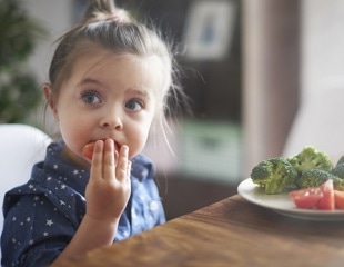 How does early life diet affect a child's mental health and personality?