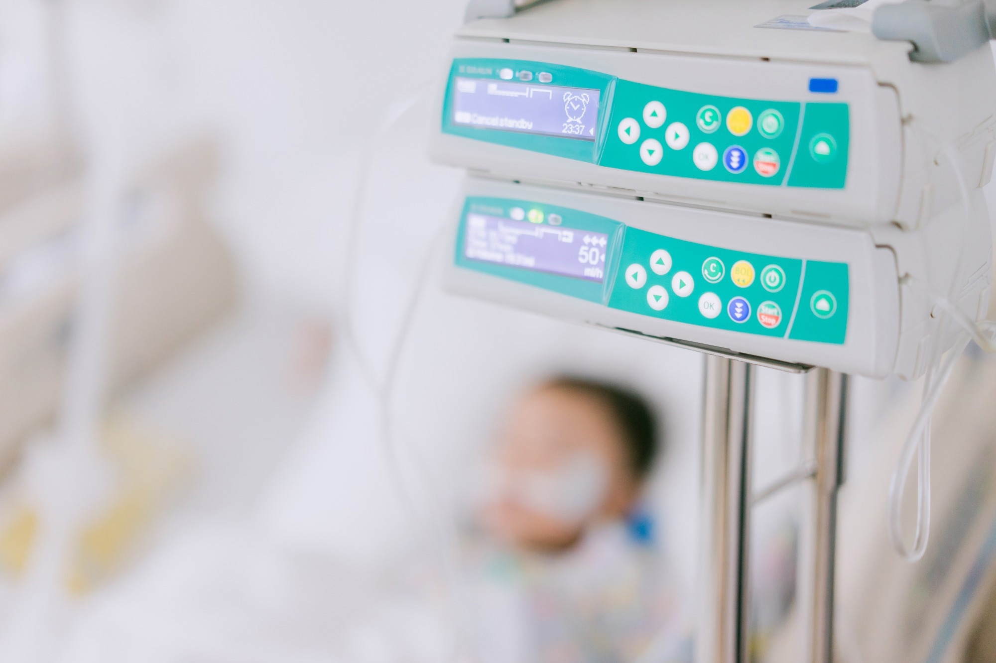 Study: Complications, Adverse Drug Events, High Costs, and Disparities in Multisystem Inflammatory Syndrome in Children vs COVID-19. Image Credit: MIA Studio / Shutterstock