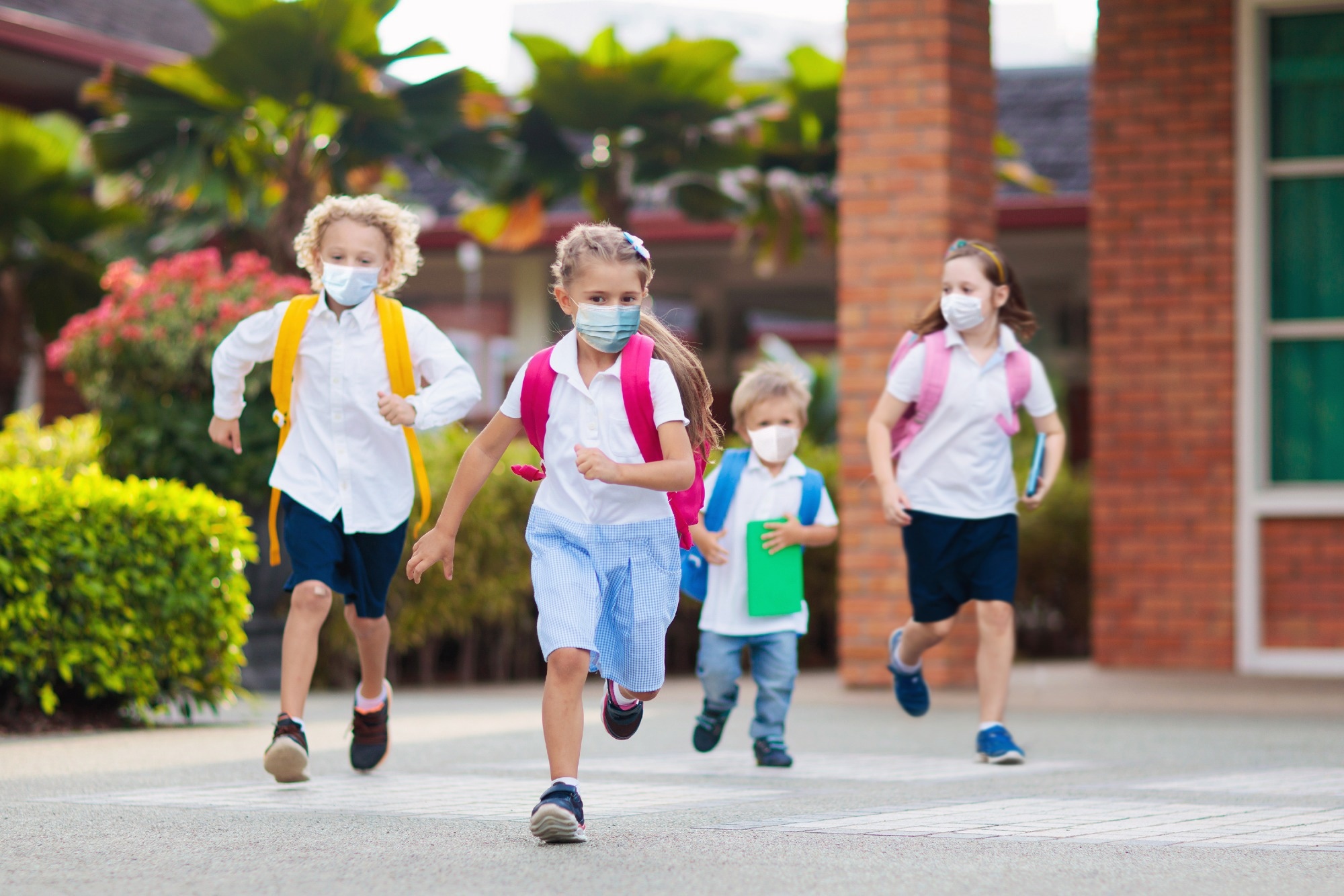 Study: Extensive SARS-CoV-2 testing reveals BA.1/BA.2 asymptomatic rates and underreporting in school children. Image Credit: FamVeld/Shutterstock