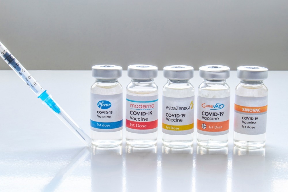 مطالعه: اثربخشی طولانی‌مدت واکسن‌های COVID-19 در برابر عفونت‌ها، بستری شدن در بیمارستان و مرگ و میر در بزرگسالان: یافته‌های حاصل از سنتز و متاآنالیز شواهد سیستماتیک زندگی سریع تا دسامبر 2022. اعتبار تصویر: oasisamuel / Shutterstock.com