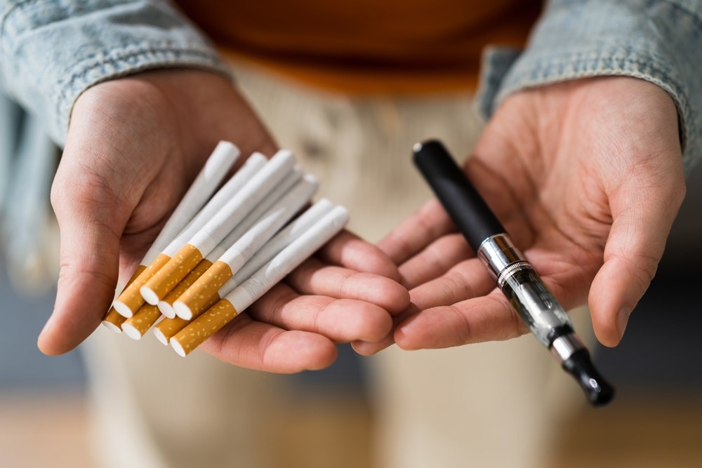 Study: Ectodomain shedding of proteins important for SARS-CoV-2 pathogenesis in plasma of tobacco cigarette smokers compared to electronic cigarette vapers: a cross-sectional study. Image Credit: Andrey_Popov / Shutterstock.com