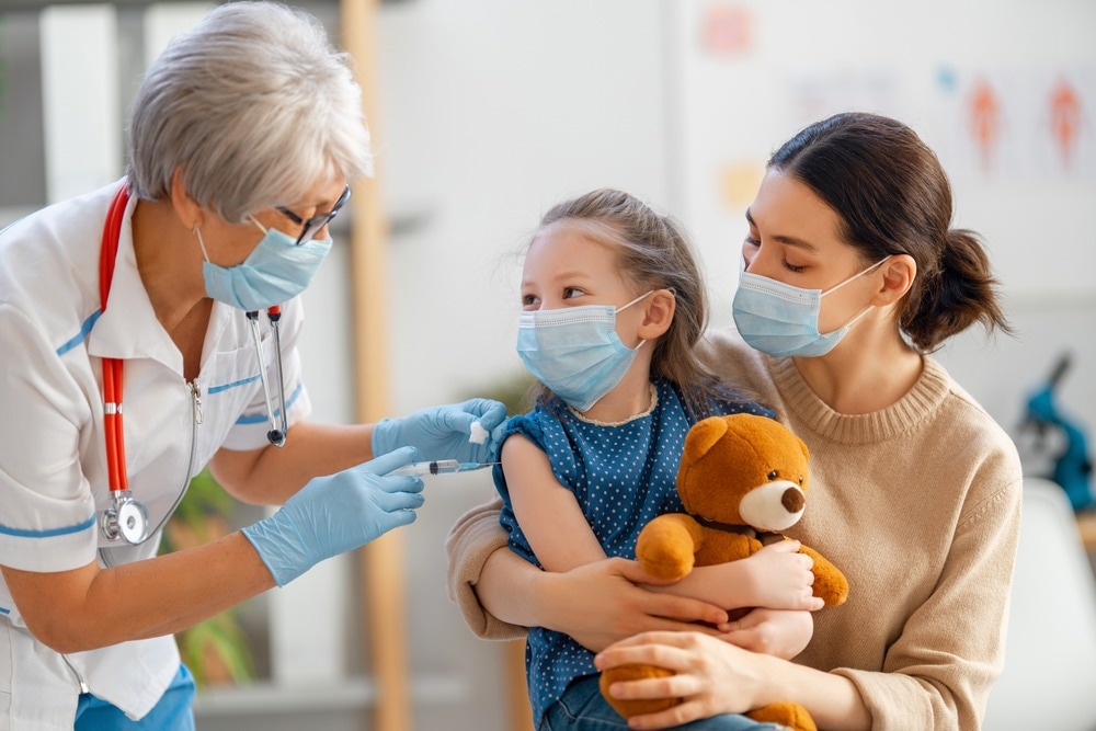 Study: Preliminary Estimates of Effectiveness of Monovalent mRNA Vaccines in Preventing Symptomatic SARS-CoV-2 Infection Among Children Aged 3–5 Years — Increasing Community Access to Testing Program, United States, July 2022–February 2023. Image Credit: Yuganov Konstantin / Shutterstock.com