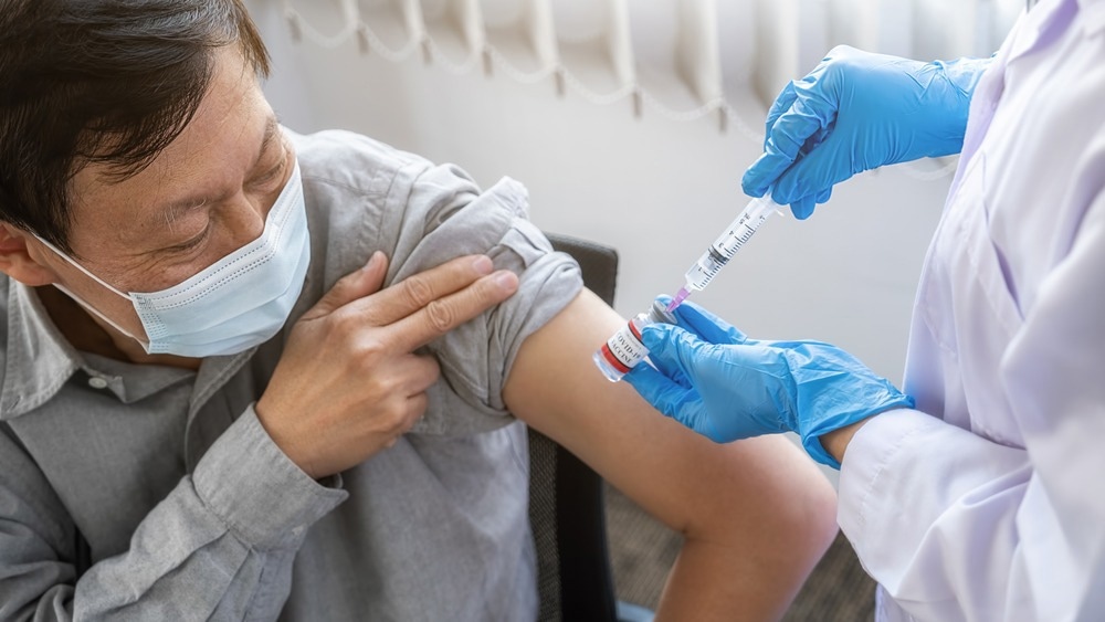 Study: Effectiveness of first and second COVID-19 mRNA vaccine monovalent booster doses during a period of circulation of Omicron variant sublineages: December 2021–July 2022. Image Credit: PIC SNIPE/Shutterstock