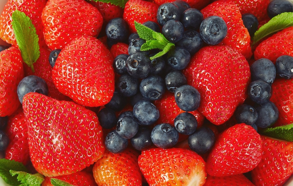 Study: Strawberry, Blueberry, and Strawberry-Blueberry Blend Beverages Prevent Hepatic Steatosis in Obese Rats by Modulating Key Genes Involved in Lipid Metabolism. Image Credit: Diana Taliun/Shutterstock