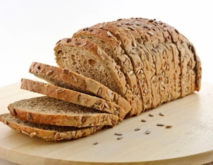 Consuming low-insulin-stimulating bread significantly reduces body weight