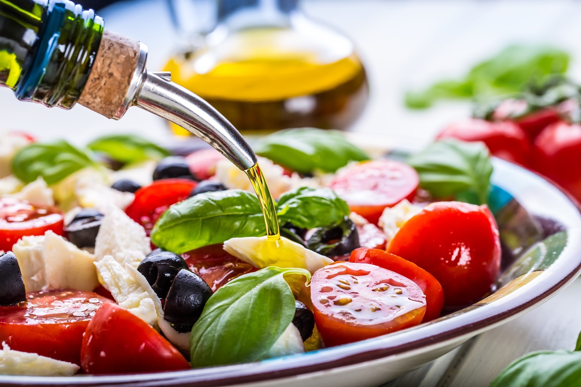 Study: Mediterranean diet adherence is associated with lower dementia risk, independent of genetic predisposition: findings from the UK Biobank prospective cohort study. Image Credit: Marian Weyo / Shutterstock