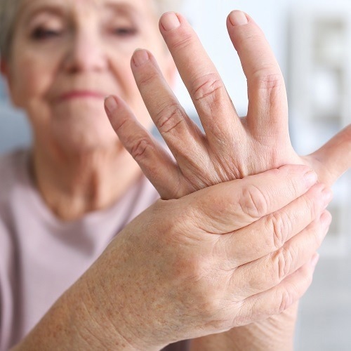 Female rheumatoid arthritis patients taking sex hormones have greater chance of achieving remission