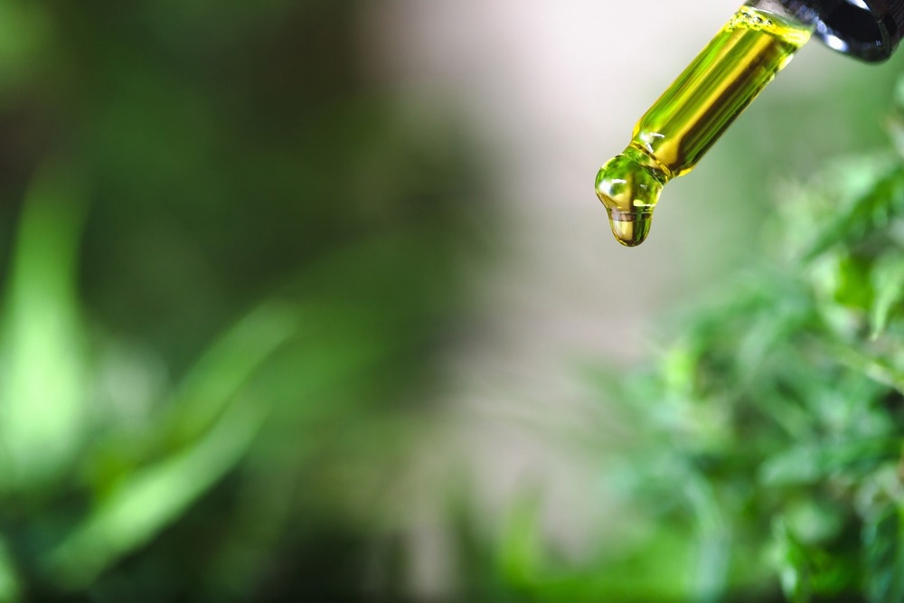 Study: Topical cannabidiol is well tolerated in individuals with a history of elite physical performance and chronic lower extremity pain. Image Credit: Tinnakorn jorruang/Shutterstock
