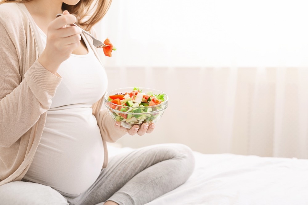 How does weight loss plan have an effect on feminine fertility?