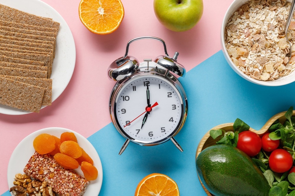 Study: Intermittent fasting plus early time-restricted eating versus calorie restriction and standard care in adults at risk of type 2 diabetes: a randomized controlled trial. Image Credit: LightFieldStudios/Shutterstock.com