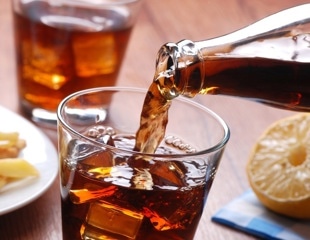 The detrimental effects of excessive carbonated drink consumption on dental health