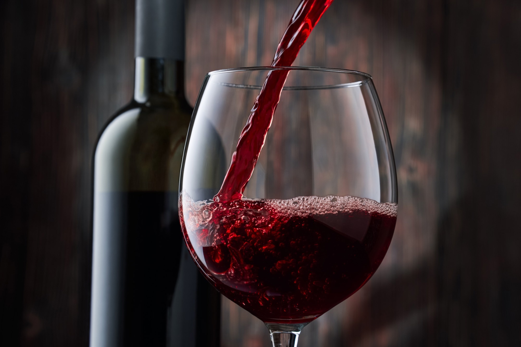 Study: Health Effects of Red Wine Consumption: A Narrative Review of an Issue That Still Deserves Debate. Image Credit: Alexander_Kuzmin/Shutterstock.com