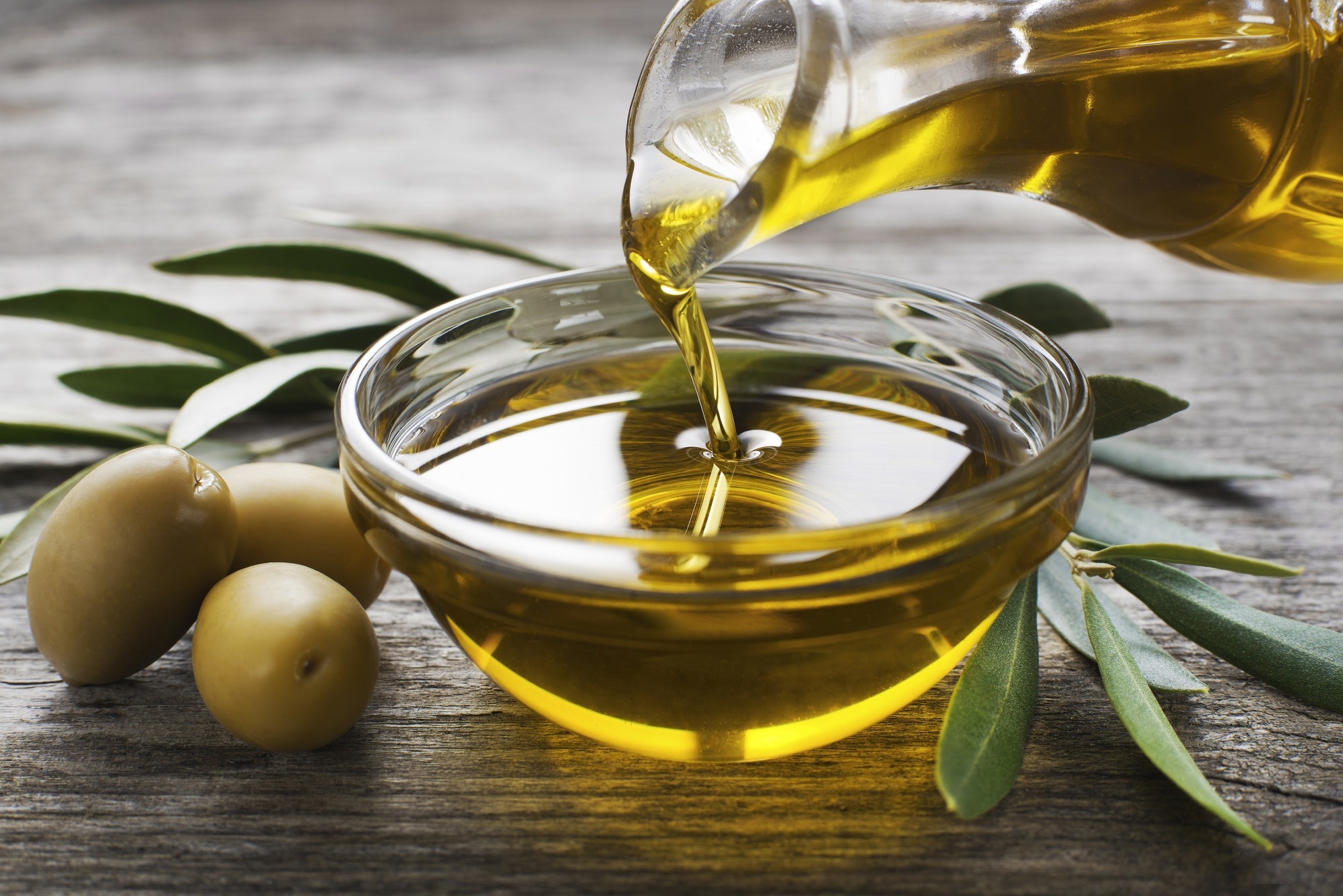 Study: The Benefits of Olive Oil for Skin Health: Study on the Effect of Hydroxytyrosol, Tyrosol, and Oleocanthal on Human Fibroblasts. Image Credit: DUSANZIDAR/Shutterstock.com