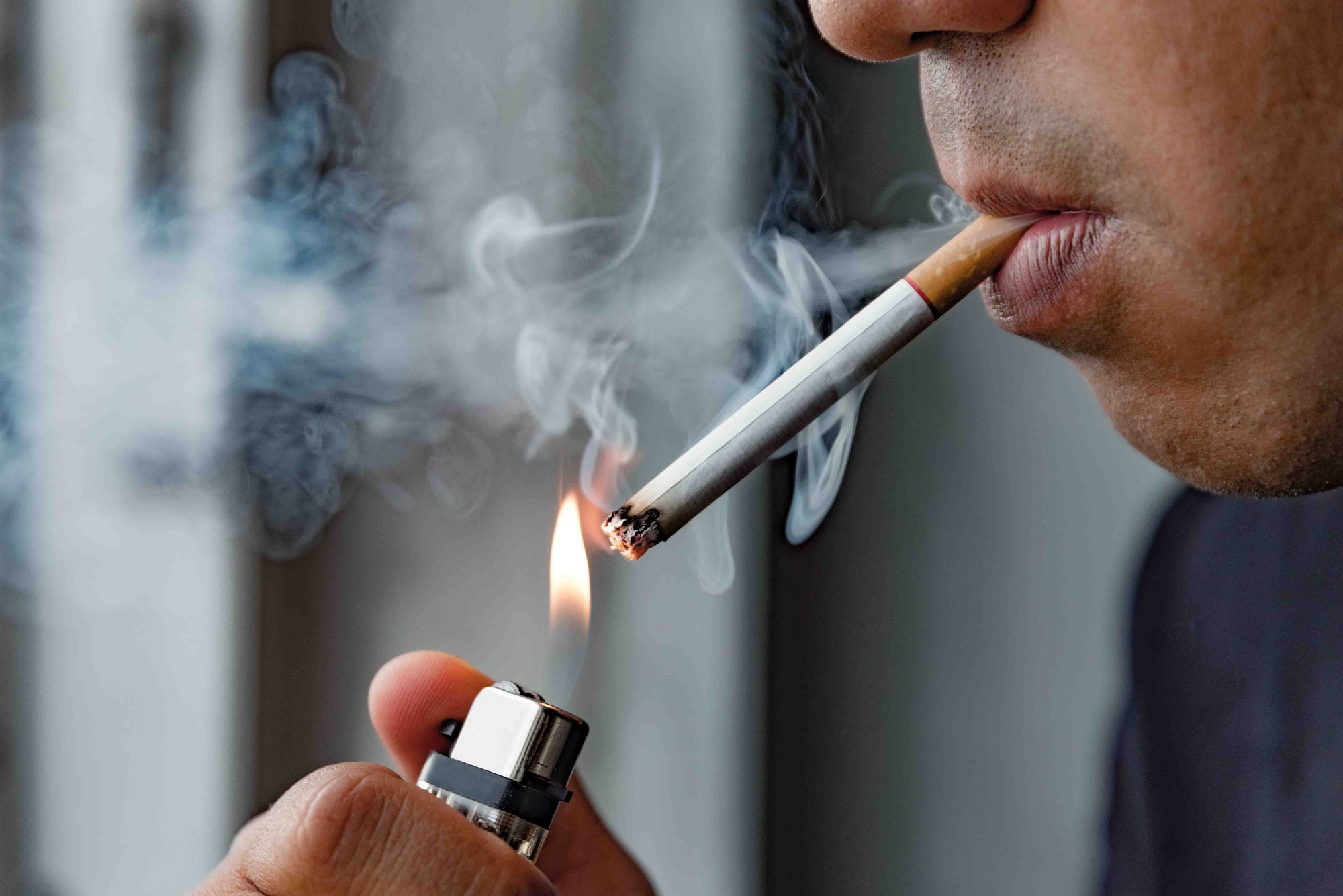 Can smoking cigarettes alter your bone structure?
