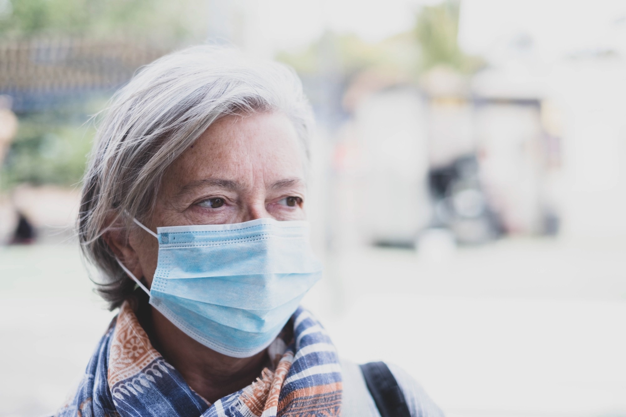 Étude : mise à jour majeure : masques pour la prévention du SRAS-CoV-2 dans les établissements de santé et communautaires : mise à jour finale d'un examen rapide en direct.  Crédit d'image : Vague parfaite / Shutterstock.com