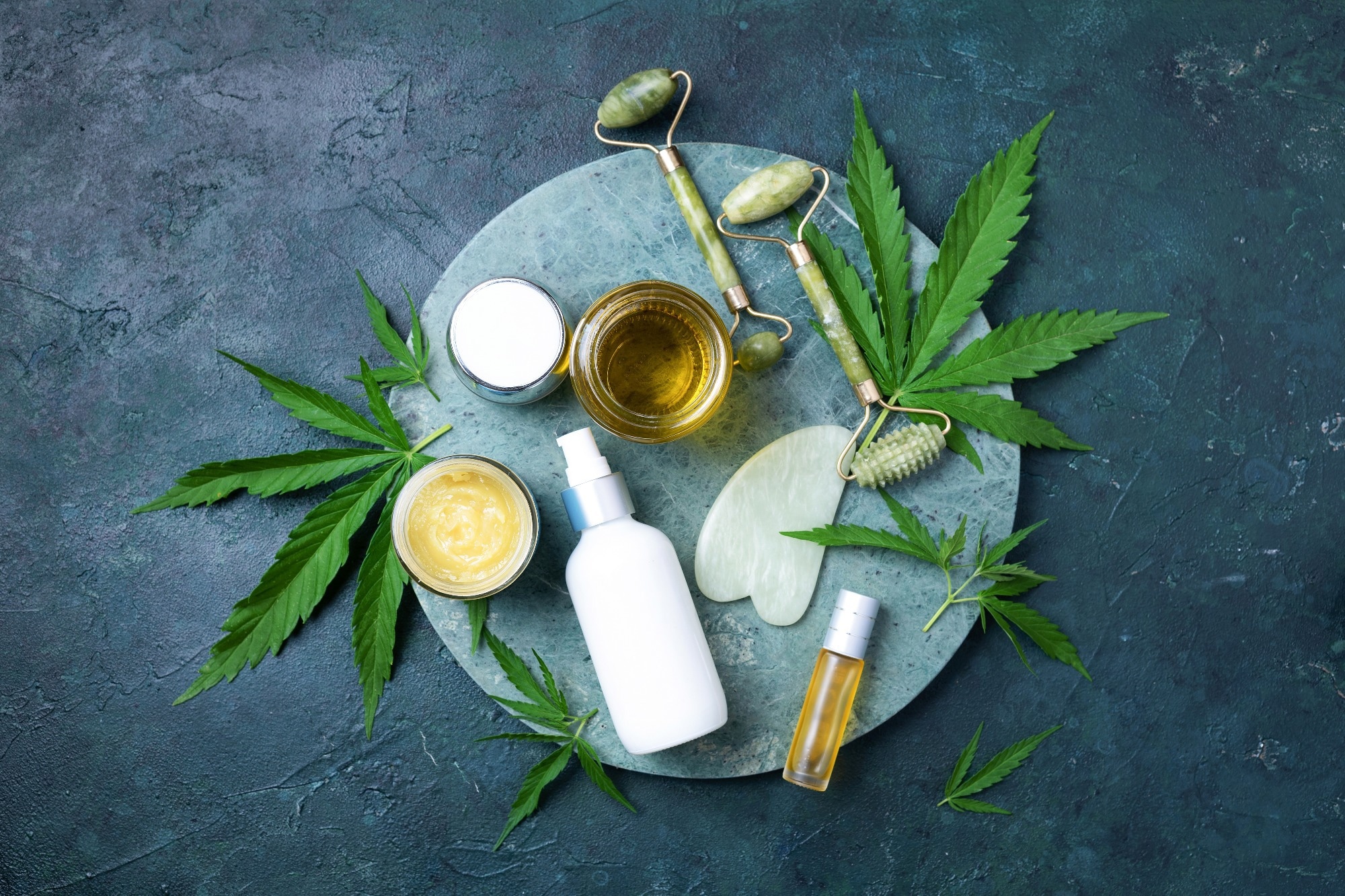 Study: In vitro, ex vivo, and clinical evaluation of anti-aging gel containing EPA and CBD. Image Credit: j.chizhe / Shutterstock.com