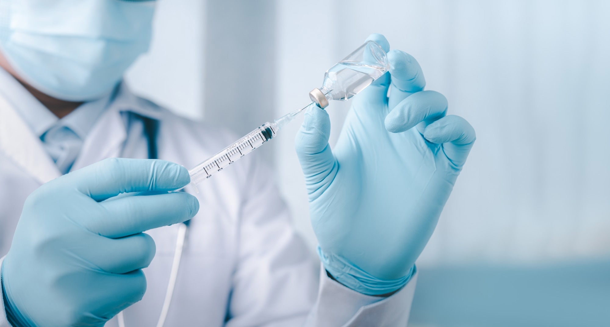 Study: Estimating the effectiveness of COVID-19 vaccination against COVID-19 hospitalisation and death: a cohort study based on the 2021 Census, England. Image Credit: Looker Studio / Shutterstock.com
