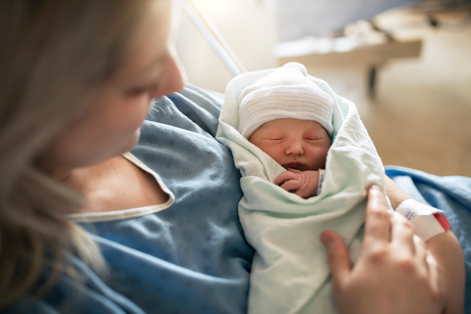 Study: Identifying sensitive windows of prenatal household air pollution on birth weight and infant pneumonia risk to inform future interventions. Image Credit: Lopolo / Shutterstock.com