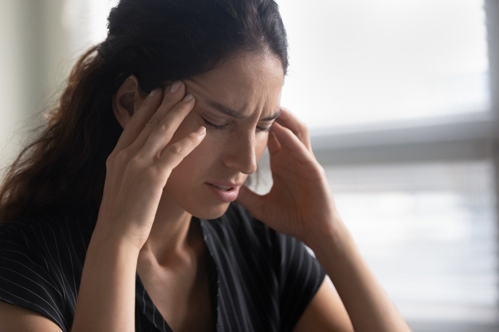 Study: COVID-19 symptom load as a risk factor for chronic pain: A national cross-sectional study. Image Credit: fizkes/Shuuterstock.com
