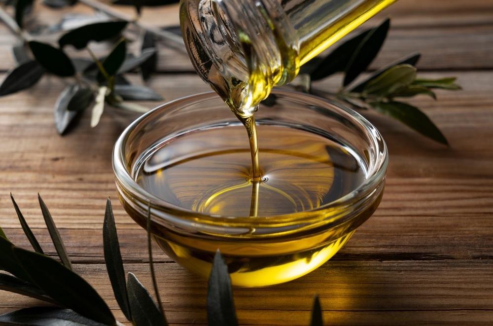 Study: Is Extra Virgin Olive Oil the Critical Ingredient Driving the Health Benefits of a Mediterranean Diet? A Narrative Review. Image Credit: masa44/Shutterstock.com