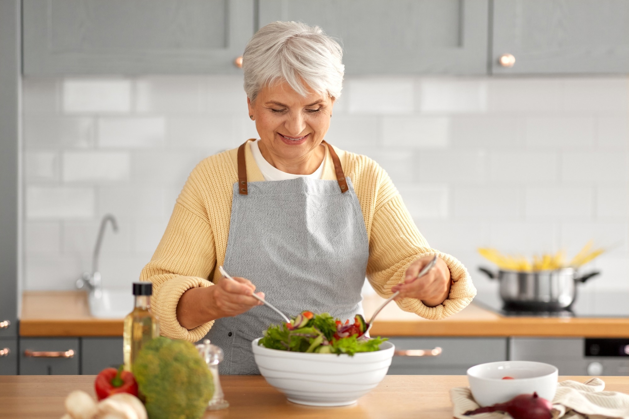 Study: Changes in Food Consumption in Postmenopausal Women during the COVID-19 Pandemic: A Longitudinal Study. Image Credit: GroundPicture/Shutterstock.com