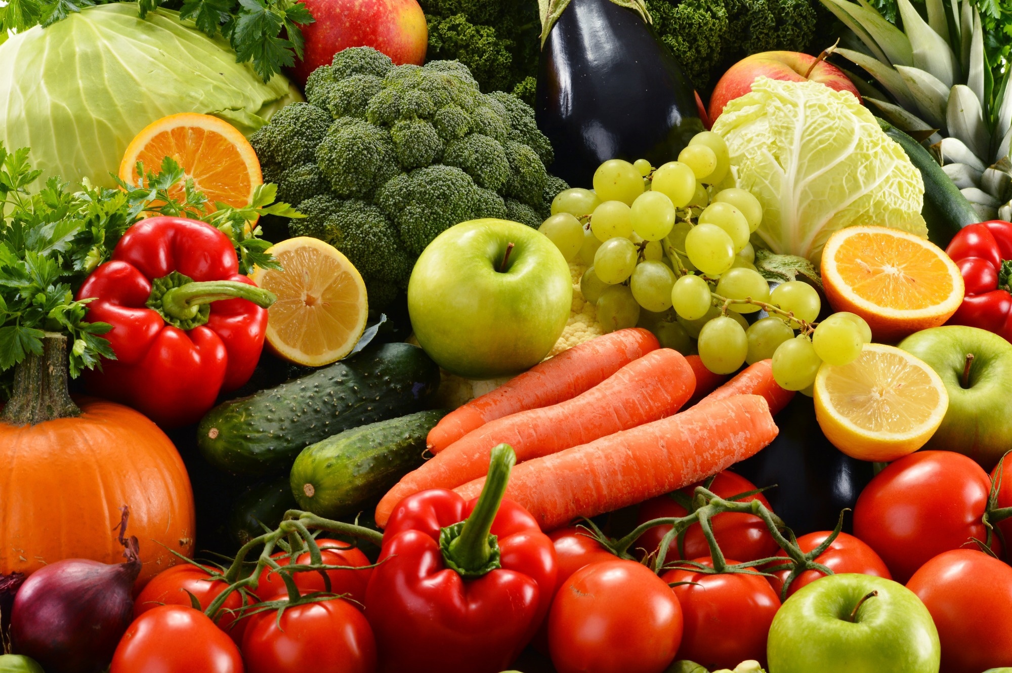 Study: Are exposure to health information and media health literacy associated with fruit and vegetable consumption? Image Credit: monticello/Shutterstock.com