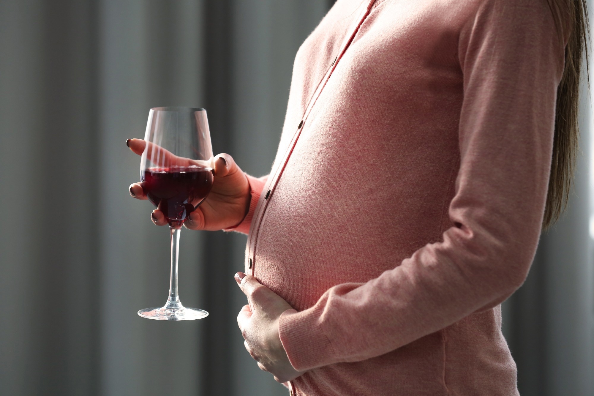 Study: Alcohol exposure before and during pregnancy is associated with reduced fetal growth: the Safe Passage Study. Image Credit: AfricaStudio/Shutterstock.com