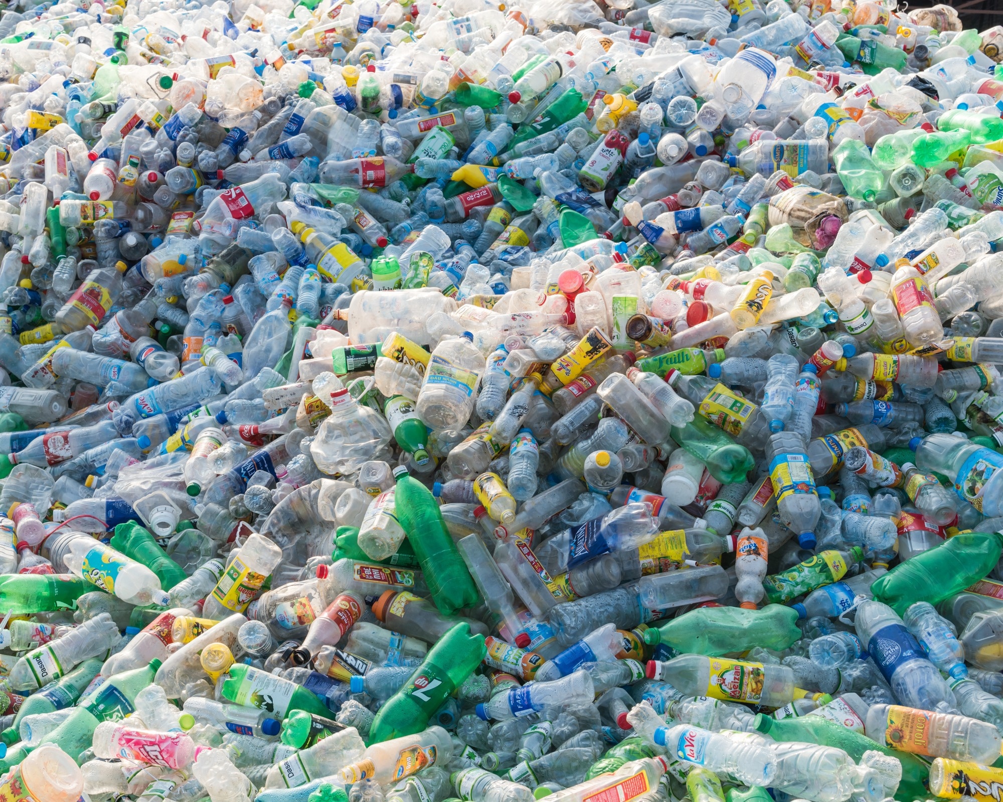 Study: Airborne microplastics: A narrative review of potential effects on the human respiratory system. Image Credit: Trong Nguyen / Shutterstock.com