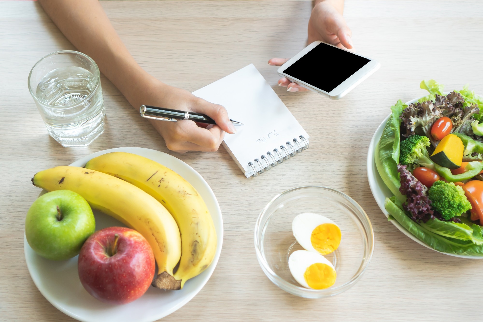 Study: The Effect of a Very-Low-Calorie Diet (VLCD) vs. a Moderate Energy Deficit Diet in Obese Women with Polycystic Ovary Syndrome (PCOS)—A Randomised Controlled Trial. Image Credit: Pormezz/Shutterstock.com