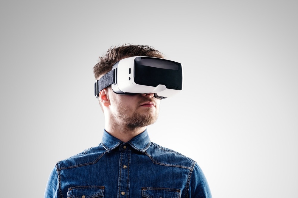 Study: Pilot randomized clinical trial of virtual reality pain management during adult burn dressing changes: Lessons learned. Image Credit: Ground Picture/Shutterstock.com