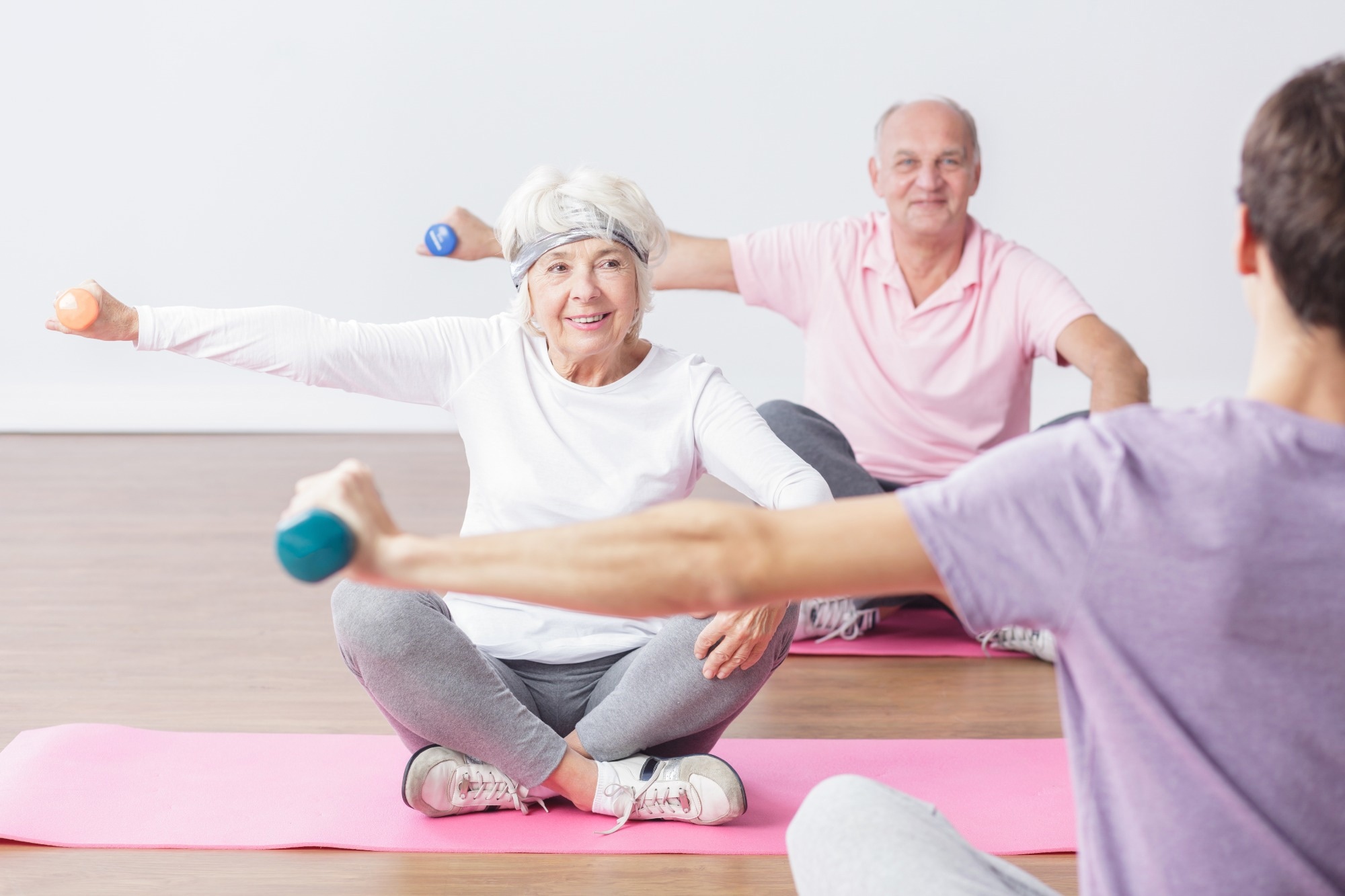Study: Minimal amount of exercise prevents incident dementia in cognitively normal older adults with osteoarthritis: a retrospective longitudinal follow-up study. Image Credit: Ground Picture/Shutterstock.com