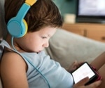 To what extent can genetic variations explain the associations between screen time and psychiatric problems in children?