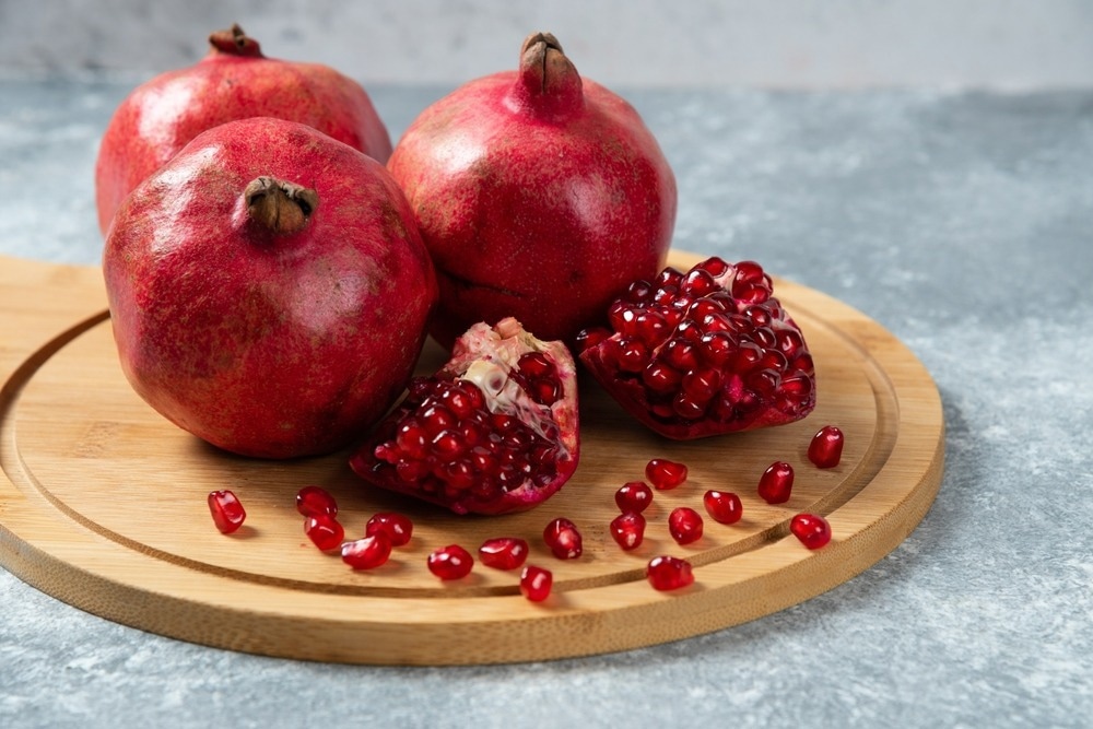 Study: The Modulatory Bioeffects of Pomegranate (Punica granatum L.) Polyphenols on Metabolic Disorders: Understanding Their Preventive Role against Metabolic Syndrome. Image Credit: azeraijan _stockers/Shutterstock.com
