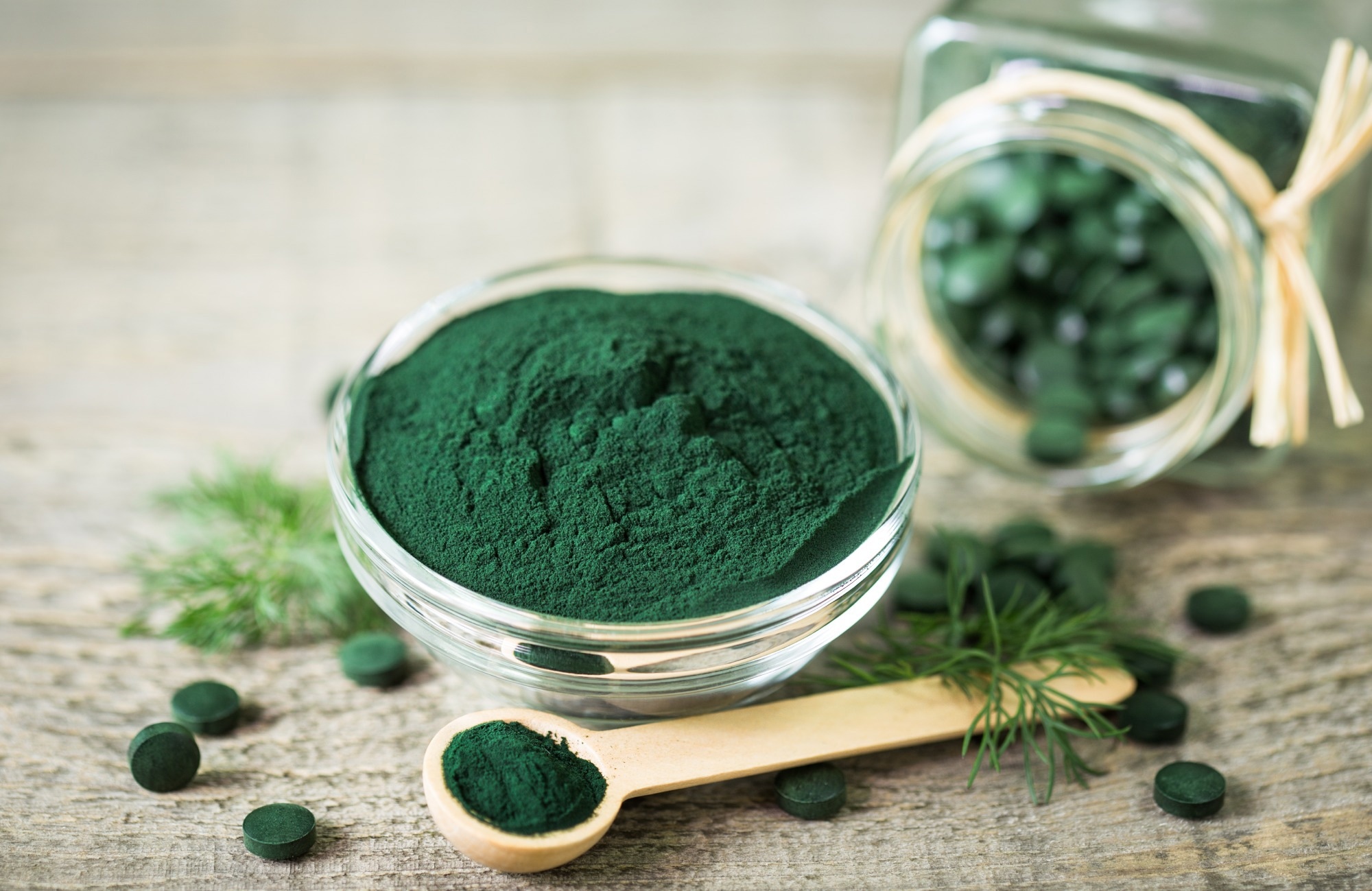 Study: Spirulina Supplementation with High-Intensity Interval Training Decreases Adipokines Levels and Cardiovascular Risk Factors in Men with Obesity. Image Credit: pilipphoto/Shutterstock.com