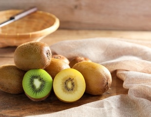 Two kiwi fruit every day safe and can replace vitamin C supplementation