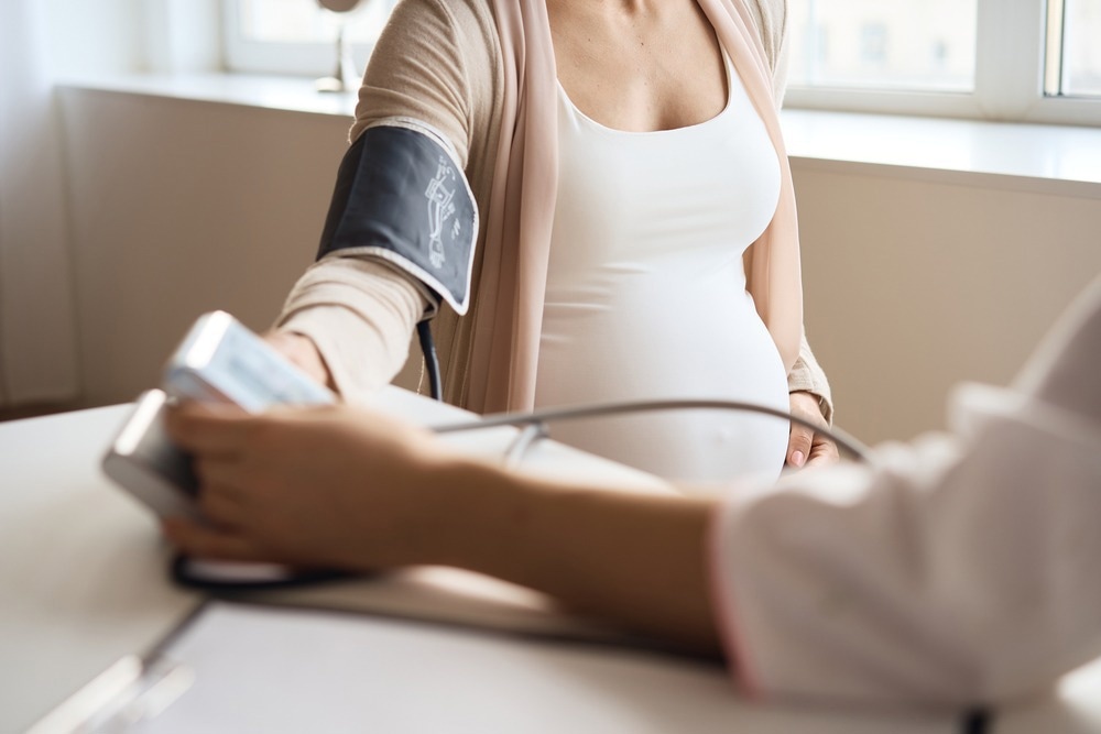 Study: Two Randomized Trials of Low-Dose Calcium Supplementation in Pregnancy. Image Credit: Petrovich Nataliya/Shutterstock.com
