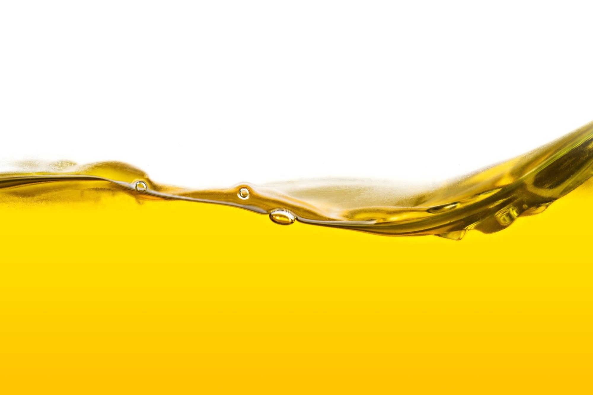 Study: A probabilistic health risk assessment of potentially toxic elements in edible vegetable oils consumed in Hamadan, Iran. Image Credit: Naypong Studio/Shutterstock.com