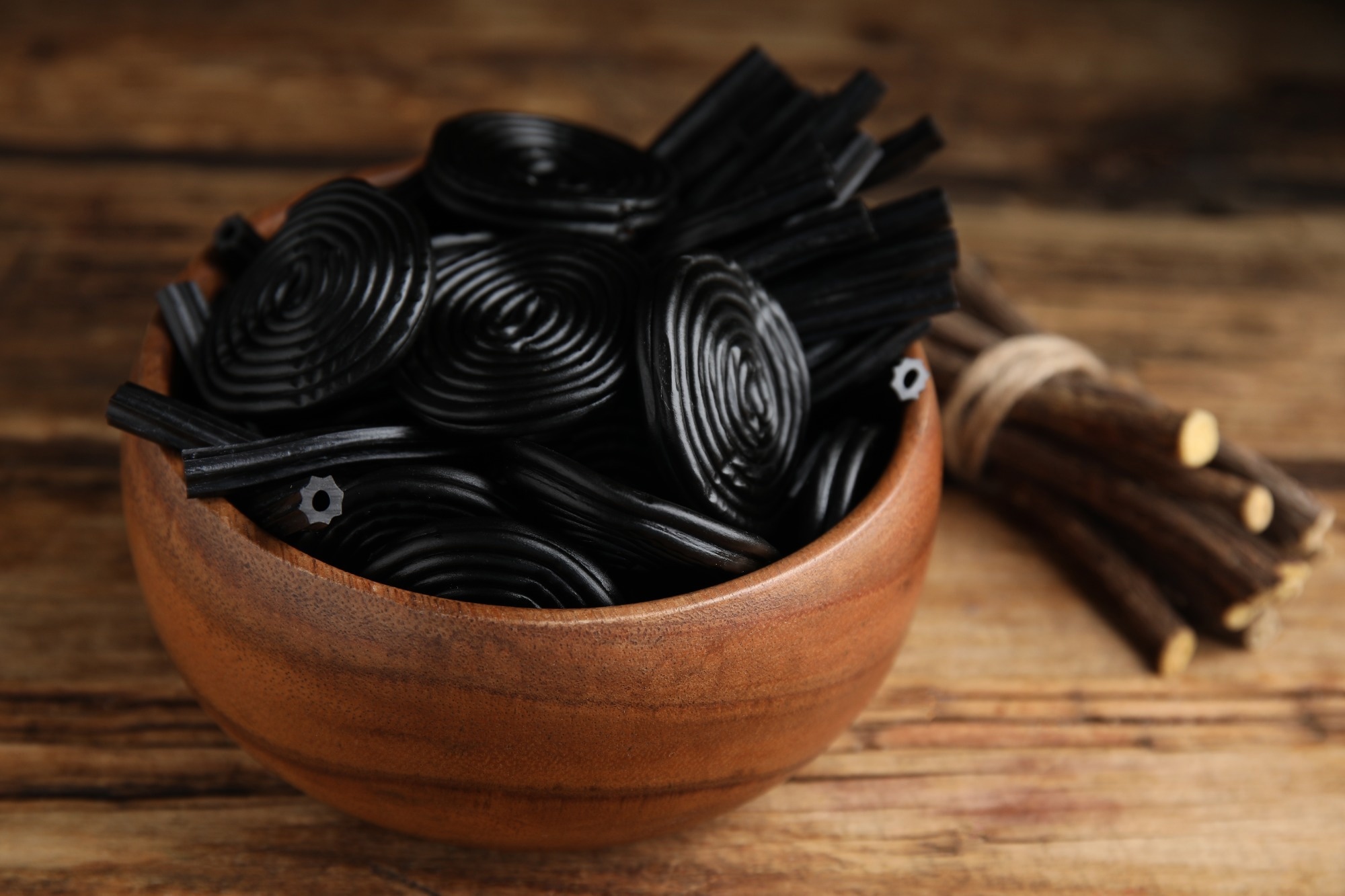 Study: A low dose of daily licorice intake affects renin, aldosterone, and home blood pressure in a randomized crossover trial. Image Credit: New Africa / Shutterstock