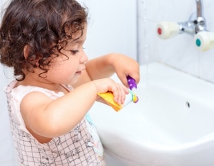 Study says parents may overshoot fluoride toothpaste dose for toddlers, risking dental fluorosis