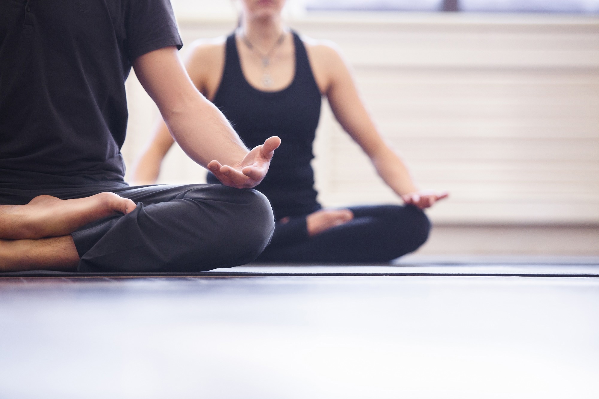 Étude : Respiration Sudarshan Kriya Yoga et programme de méditation pour lutter contre l'épuisement professionnel chez les médecins.  Crédit photo : ZephyrMedia/Shutterstock.com