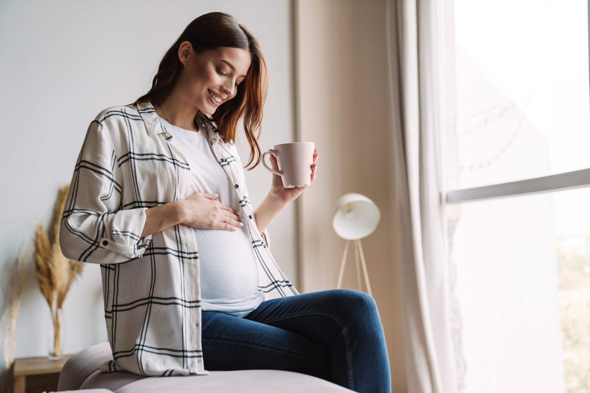 Study: Mother's positive mental health during pregnancy affects children's hippocampus and functional brain networks.  Image credit: Dean Drobot/Shutterstock.com