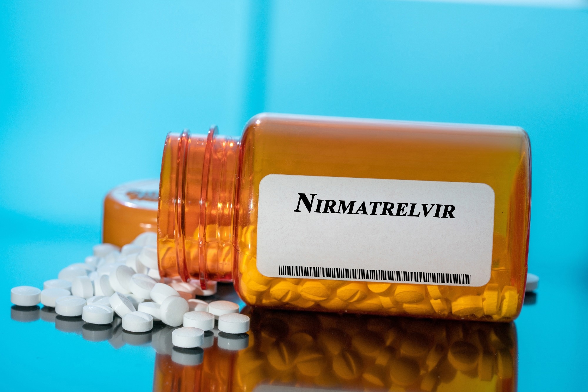 Study: Real-world use of nirmatrelvir-ritonavir in COVID-19 outpatients during BQ.1, BQ.1.1., and XBB.1.5 predominant omicron variants in three U.S. health systems: a retrospective cohort study. Image Credit: luchschenF/Shutterstock.com